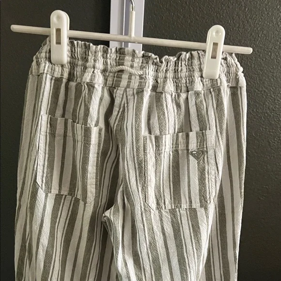 Roxy Striped Drawstring Linen-Blend Pants in White and Light Gray - Picture 5 of 8